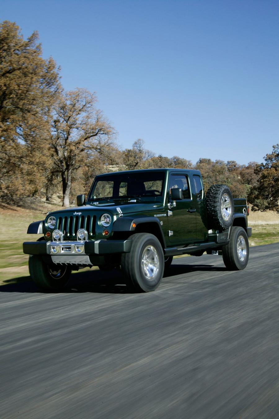  Jeep Gladiator Concept 2005 года  (фото 5 из 30)